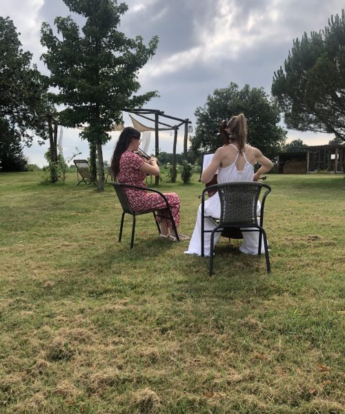 Clientes dans le jardin